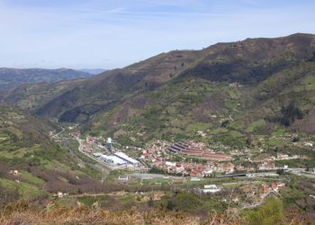 Localizado un hombre tras sufrir una caída con golpe en la cabeza en Moreda de Aller