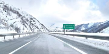 Siete puertos asturianos ya requieren cadenas y otro permanece cerrado por nieve