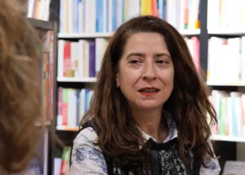 Merino regala «una novela que se desliza por espacios desconocidos, por vidas que no te has planteado»