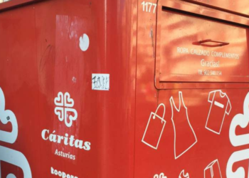 Cáritas Gijón, dispuesta a llevar sus contenedores de ropa a las iglesias