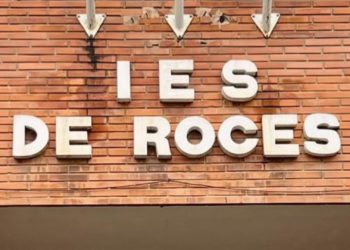 La dirección del IES Roces rompe sus tres meses de silencio, pasa a la ofensiva y niega las acusaciones