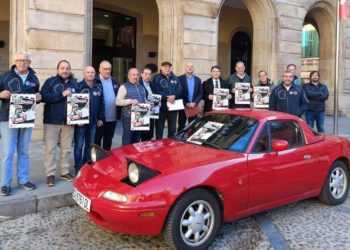 ‘Caza del búho’, la original idea para apoyar a la Cocina Económica… Con una competición de coches clásicos