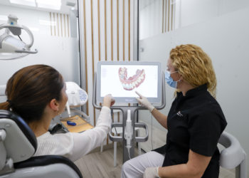 Regala una sonrisa de la mano de Clínica Dental Ayala