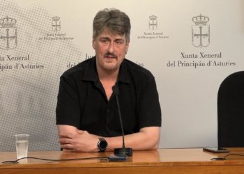 Esperpento en la Junta: la ausencia de Xabel Vegas frena la tramitación de los Presupuestos