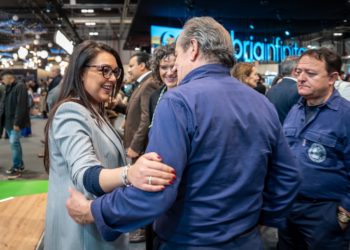 Vox Asturias alerta en Fitur del riesgo de convertir el turismo en el único motor económico de Asturias