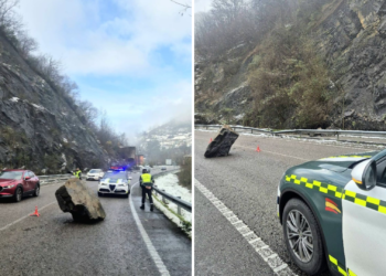 Una roca de grandes dimensiones ‘argaya’ en la carretera a San Isidro