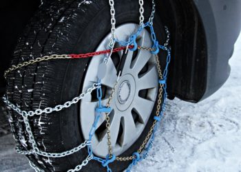 La nieve caída en la noche cierra el Connio, Valdeprado, Ventana, los Lagos y el paso a Tresviso