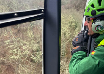 La unidad canina del 112 localiza con vida a una mujer desaparecida en Cangas del Narcea