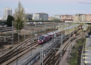 El ferrocarril asturiano llora a los muertos en Adamuz y Gelida, pero advierte: «Trenes y líneas son seguros»