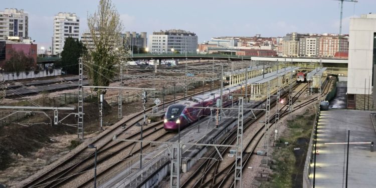 El ferrocarril asturiano llora a los muertos en Adamuz y Gelida, pero advierte: «Trenes y líneas son seguros»