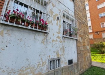 El PSOE duda de las promesas sobre la rehabilitación de fachadas: «Lo que no está en los presupuestos no está en la vida municipal»