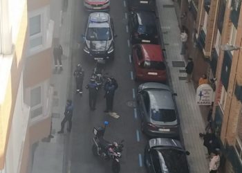 Echan el guante a los dos autores fugados del asalto a un piso en la avenida de la Costa