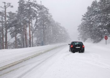 El tráfico en Asturias: el Pajares reabre, pero el puerto del Connio sigue cerrado y en otros trece es preciso usar cadenas