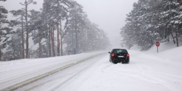 El tráfico en Asturias: el Pajares reabre, pero el puerto del Connio sigue cerrado y en otros trece es preciso usar cadenas