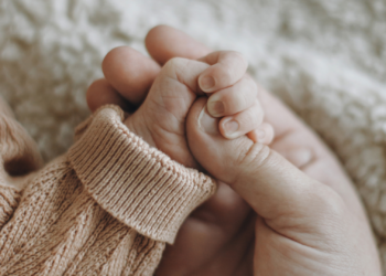 ¿Por qué maternidad y paternidad no siempre tienen el mismo permiso?