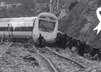 España llora 40 muertos y cientos de vidas rotas tras el choque de trenes en Adamuz