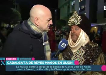 ¿Tiene Gijón la Cabalgata con más personajes de España? Vistas las peripecias de César Andrino, sí