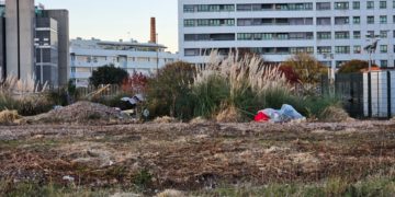 El voto de Moriyón da al traste con la propuesta del PSOE para ampliar la lucha contra el ‘sinhogarismo’ en Gijón
