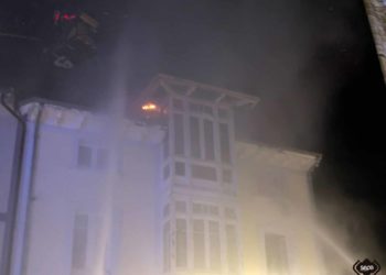 El fuego calcina una vivienda en Grado y otra en Muros en la Noche de Reyes