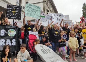 Indignación en Asturias: los profesores denuncian que les recortan 15 euros de la subida prometida