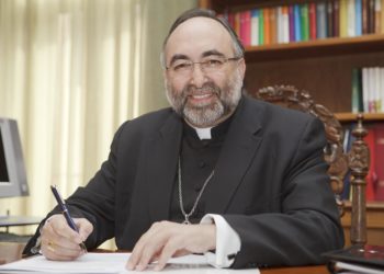 La última polémica de Sanz Montes: víctimas de abusos en la Iglesia solicitan al Papa su cese