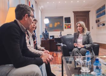 El profesorado de Asturiano reclama en Madrid el fin de una «discriminación estructural» histórica