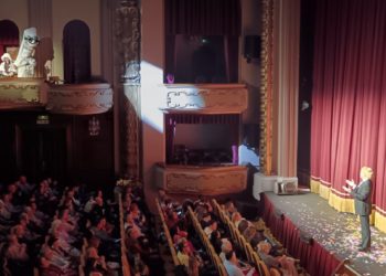 Apoteósica apertura del Concurso de Charangas del Antroxu