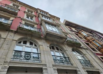 Paralizado el desahucio en Gijón de una mujer y su hijo de ocho años: «Exigimos la paralización inmediata de todos los desahucios»