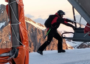 Vox carga contra el “caos” en Fuentes de Invierno tras el cierre del puerto en pleno Carnaval