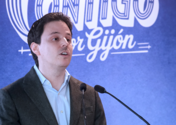 David Cuesta arenga al PP gijonés: «Debemos hacernos respetar, sin cambalaches»