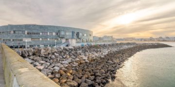 Señalan a una monitora de Talasoponiente por «discriminar» a una alumna: «Llegó a preguntar si era autista»