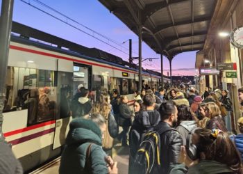 Las Cercanías vuelven a ‘descarrilar’ en Asturias: una avería en un desvío provoca retrasos de hasta media hora
