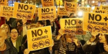 La Calzada, decidida a «ser cansina» en el tema de los camiones: el barrio volverá a Cuatro Caminos mañana