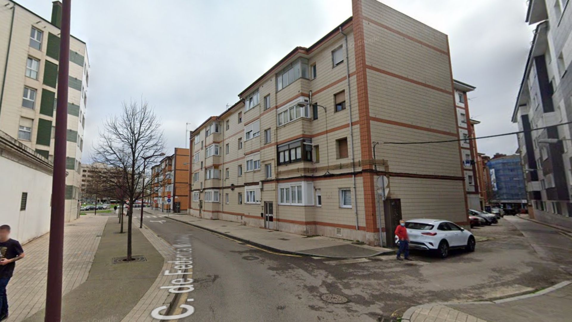 Tragedia en La Calzada: un hombre fallece al caer de un edificio - miGijón