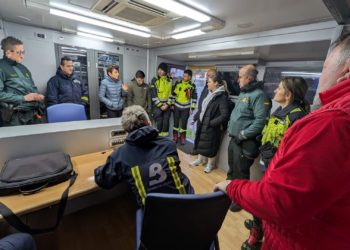 Se busca a la mujer desaparecida este viernes en el espigón de San Juan de la Arena