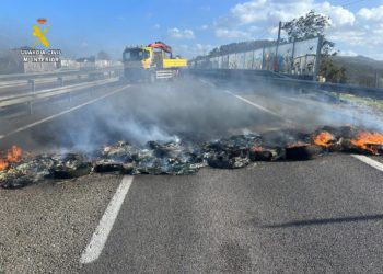 La Guardia Civil investiga a cuatro personas por el corte de la A-8 en Valdés el 29 de enero