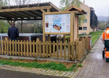 De la cocina al huerto: La Camocha estrena un sistema de compostaje comunitario