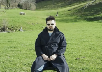 IU convierte Asturias en Matrix y señala a «los de los mocasines que nunca pisaron cuchu»