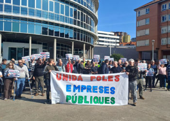 La plataforma que une a secciones sindicales de EMA, EMULSA y EMTUSA se moviliza en El Natahoyo