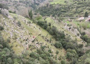 Rescate aéreo en Peñamellera Alta: auxilian a una menor herida mientras practicaba barranquismo