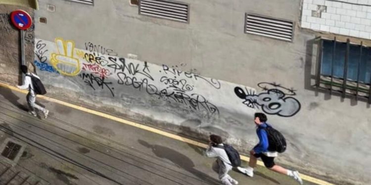 Un nuevo incidente sacude la travesía Alcalá: varios menores atacan a golpes una vivienda del lugar