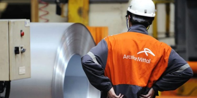 Nuevo foco de tensión en Arcelor: los trabajadores de 63 y 64 años piden prejubilaciones «justas y pactadas»