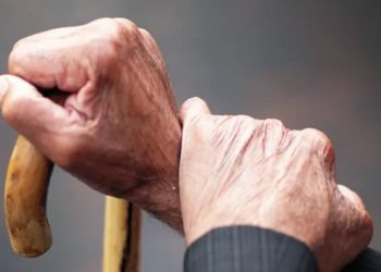 La FAV sitúa al Principado ante el drama de las listas de espera en dependencia: «Hay gente que se muere por el camino»