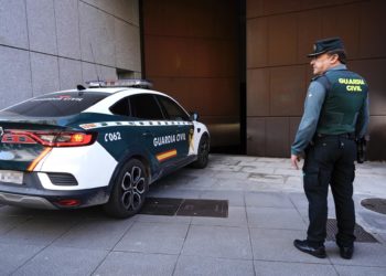 Comienza el juicio a los padres acusados de encerrar a sus tres hijos en un chalet de Fitoria