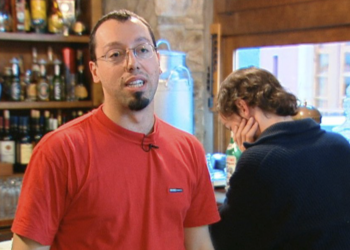 Una cai d’El Natahoyo que da accesu a Naval Azul va llevar el nome d’Ígor Medio