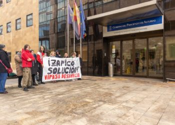 Vivienda afirma que «no habrá desahucios en el parque público por motivos económicos» y las afectadas no se fían