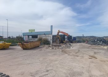 Los trabajos para derribar el Soccer World, en marcha