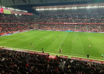 Los abonados del Sporting tendrán que pagar 22 euros para ver al Deportivo