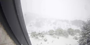 Las quejas de los agentes de Valgrande-Pajares no cesan: cambios en las cámaras web y nuevos retrasos en la apertura