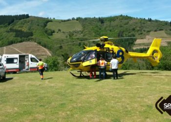 Rescatado un hombre atrapado por la marea en la playa del Moro, en Navia